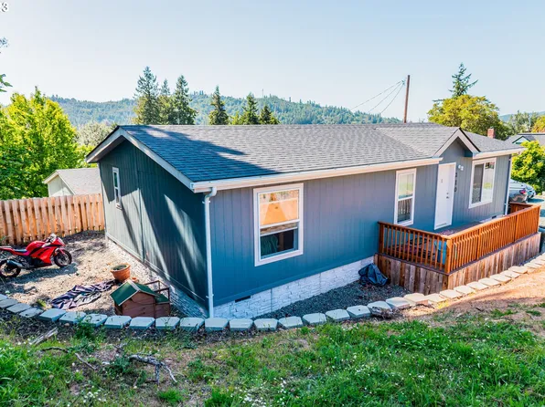 210 Bender St, Myrtle Point, OR 97458