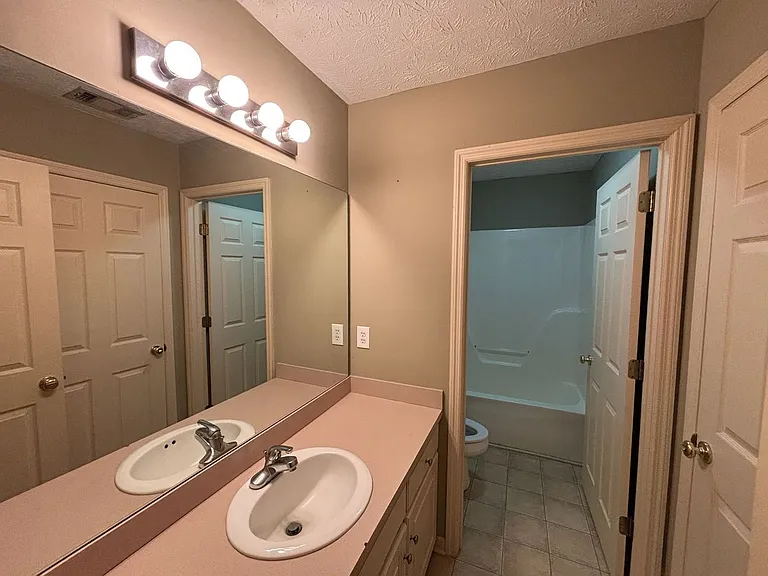 1338 Virginia St — Photo 16