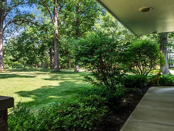 3rd image of 1546 E State Road 26