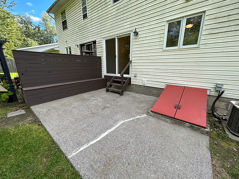 245 Mercer Ave #A — Photo 18