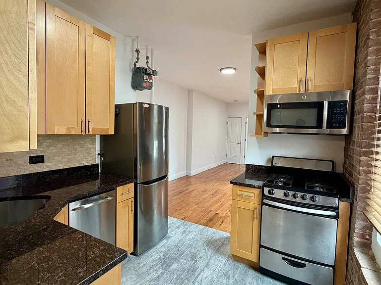 3 Clinton St #7 — Photo 8