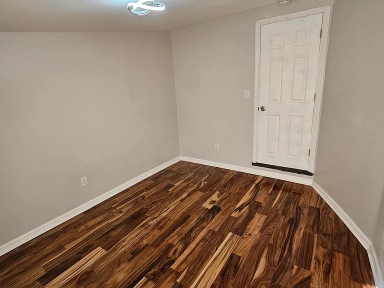 2702 Pratt St — Photo 23