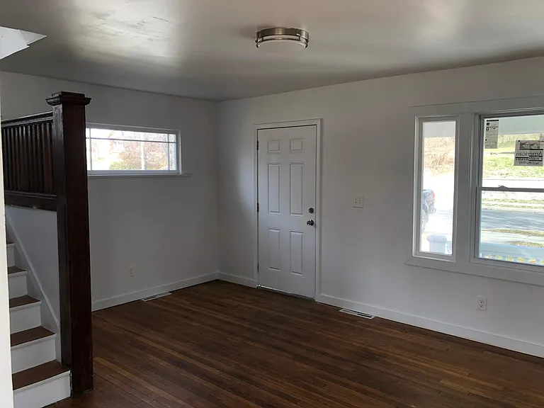 4334 Wayne Ave — Photo 5