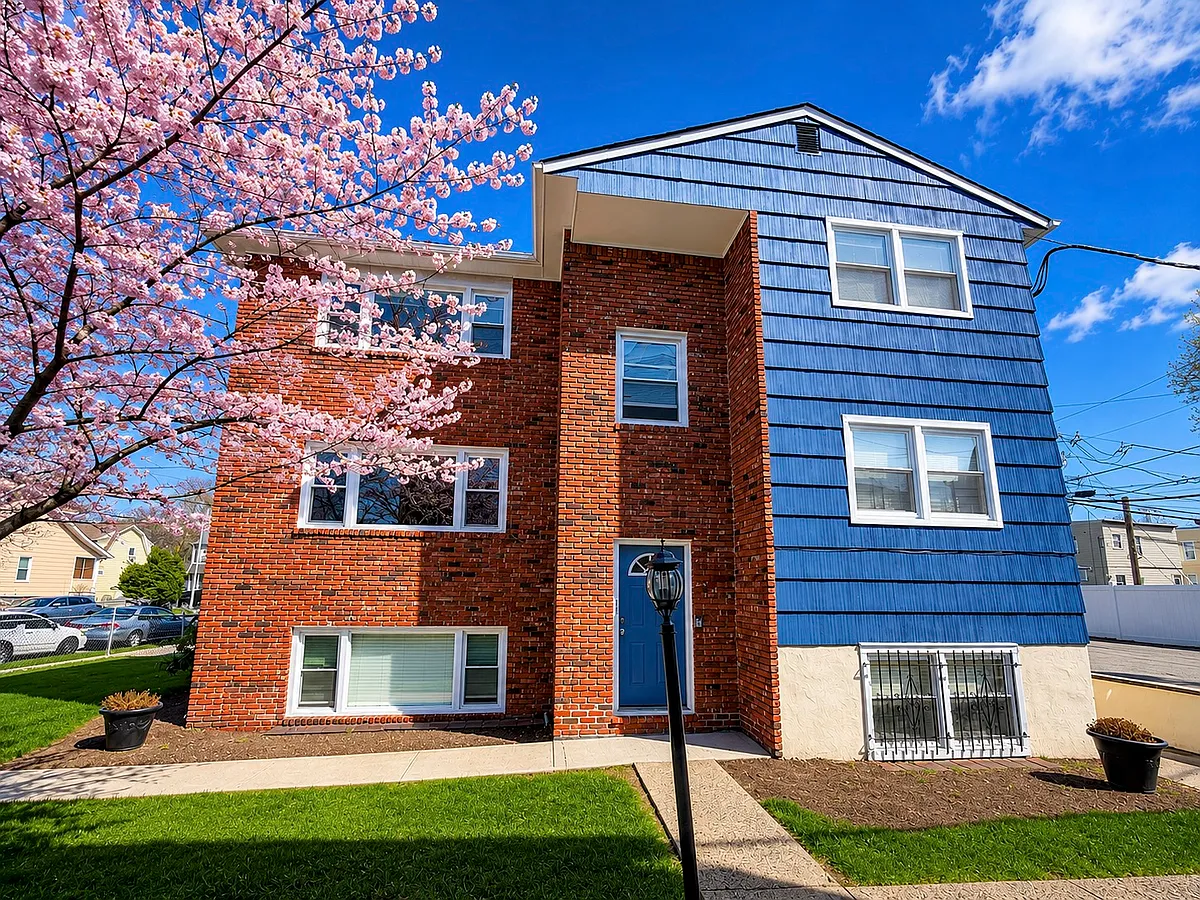 Building Photo - 275 Rhode Island Ave #3