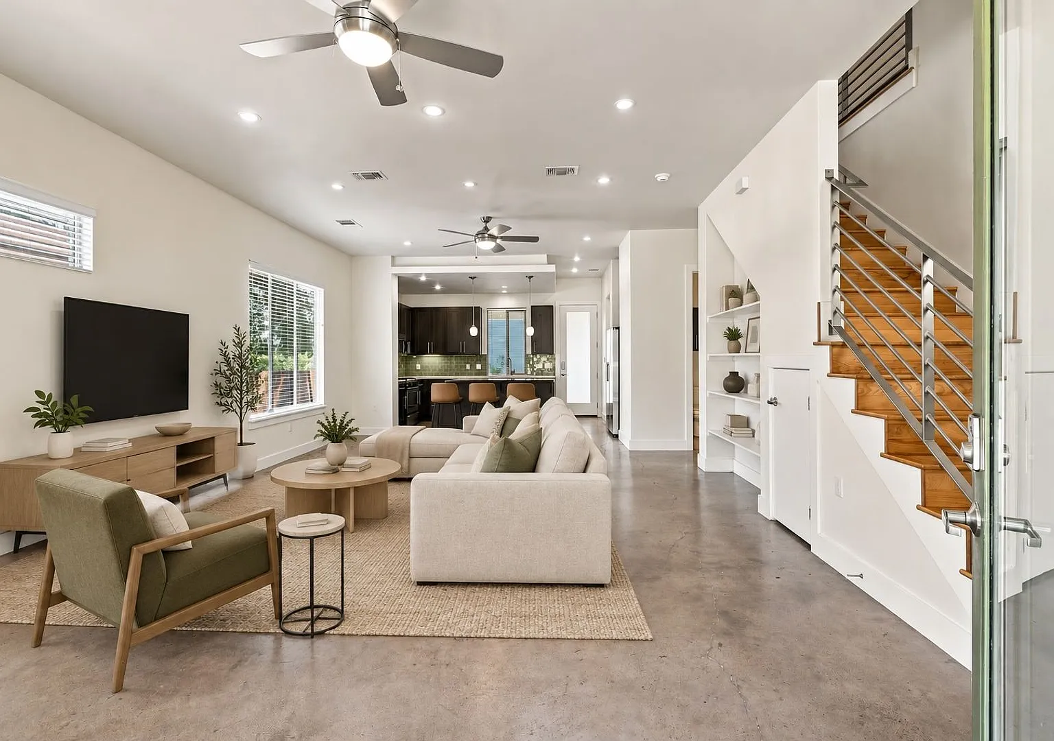 603 W 30th Street — Photo 1