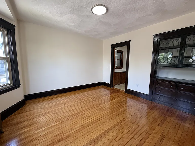 585 High St #2 — Photo 3