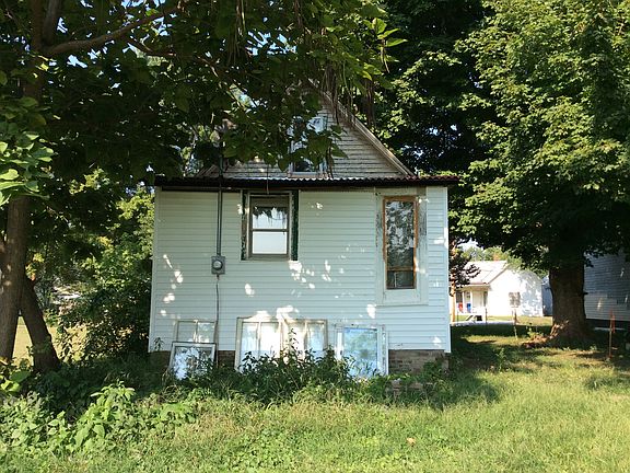 4th image of 729 Cedar Street