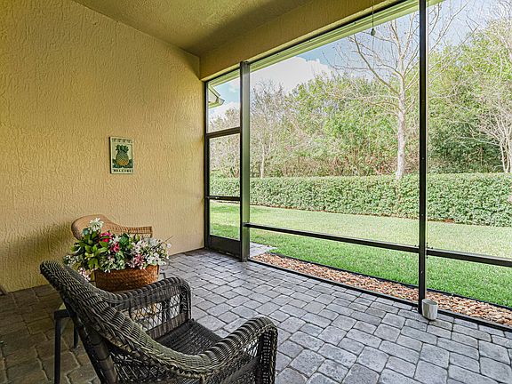 5th image of 753 SW Fortunella Cir Circle SW