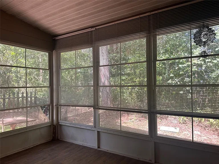 439 NW 50th Blvd — Photo 27
