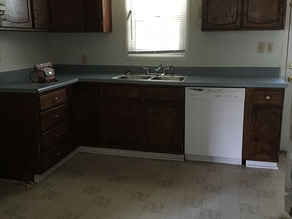 2nd image of 2957 Hillcrest Ave