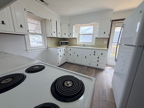 3rd image of 7158 Bunting Rd