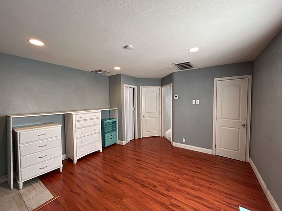 3rd image of 304 N 10th St APT 5