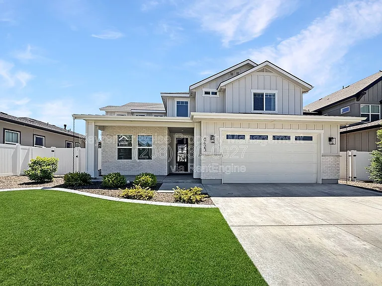 8423 W Brooks Dr — Photo 1