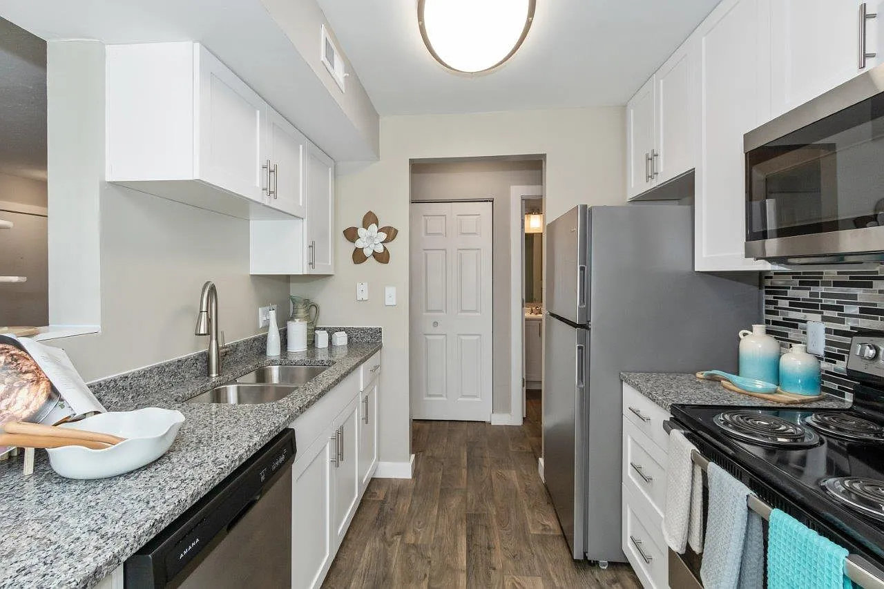 Parkside at Castleton Square Apartments and Townhomes — Photo 2