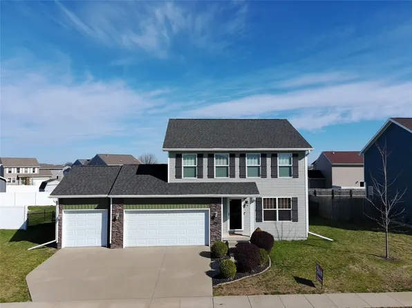 908 35th St SW, Bondurant, IA 50035