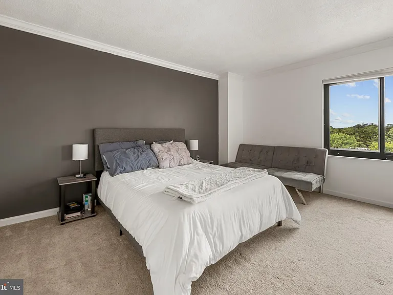 205 Yoakum Pkwy #902 — Photo 10