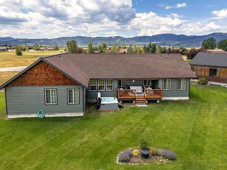 1054 Canoe Loop #ID1379480P — Photo 39