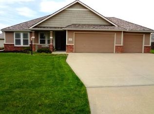 1621 Cog Hill Ct, Lawrence, KS 66047