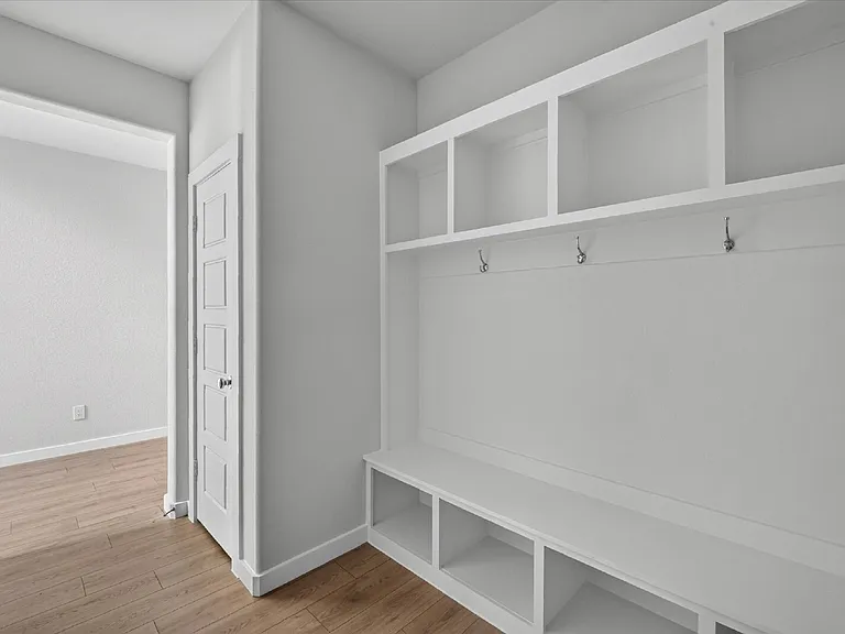 713 Summerberry Dr — Photo 30