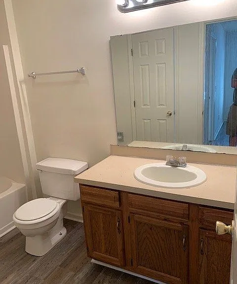 124 W Victoria Ct — Photo 13