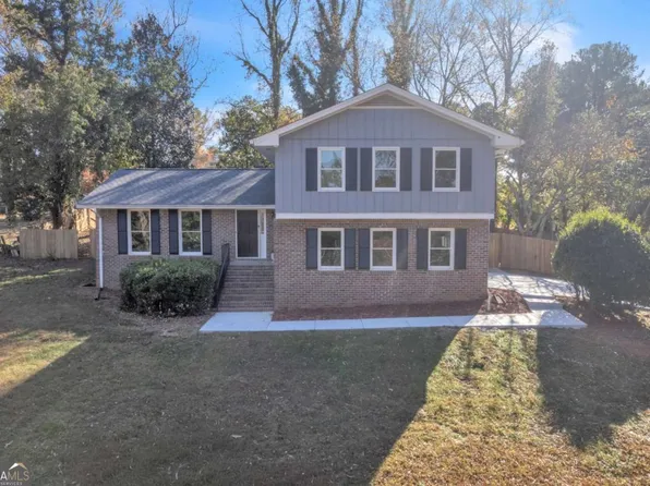 5618 Fern Creek Dr SW, Lilburn, GA 30047