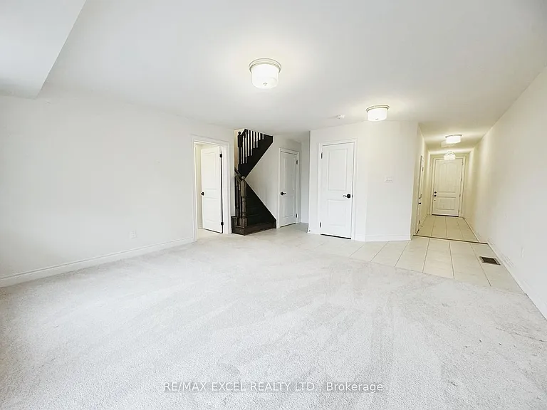 28 Island Green Ln — Photo 5
