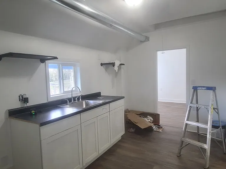 143 W 1st St #2 — Photo 9