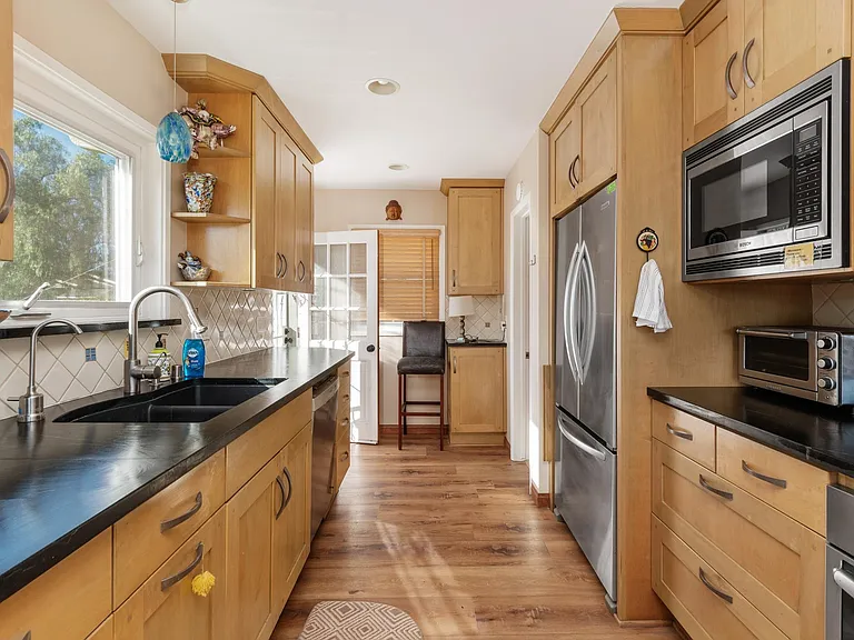 3875 Rogers Rd — Photo 21