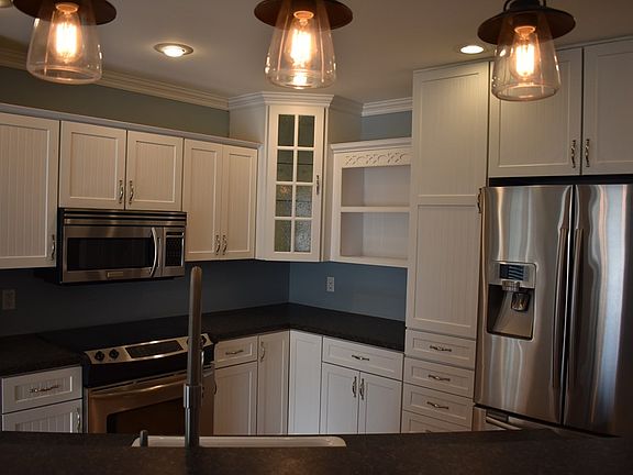 5th image of 8417 Sharon Dr