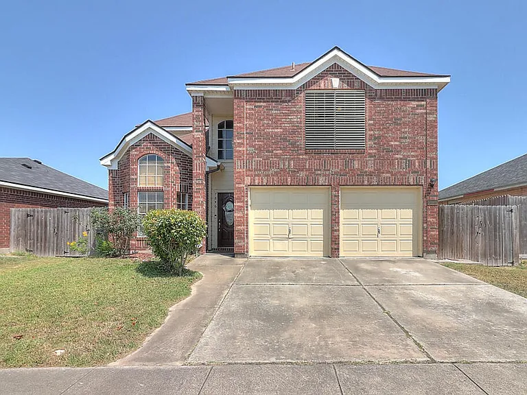 7846 Falcon Dr — Photo 1