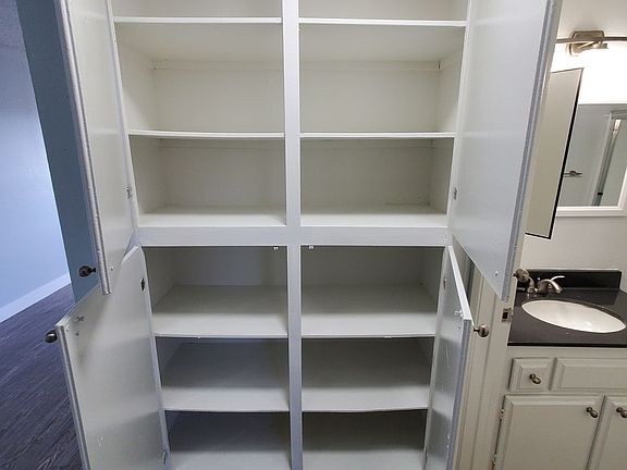 5th image of 664 W 12th St APT 212