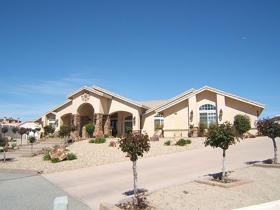 3rd image of 18549 Menahka Ct