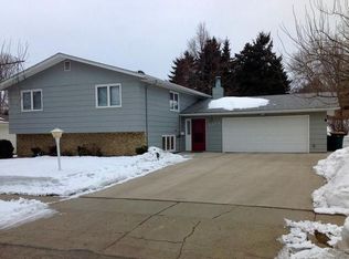 2702 Mercury Ln, Bismarck, ND 58503
