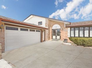 12218 Lake View Dr, Orland Park, IL 60467