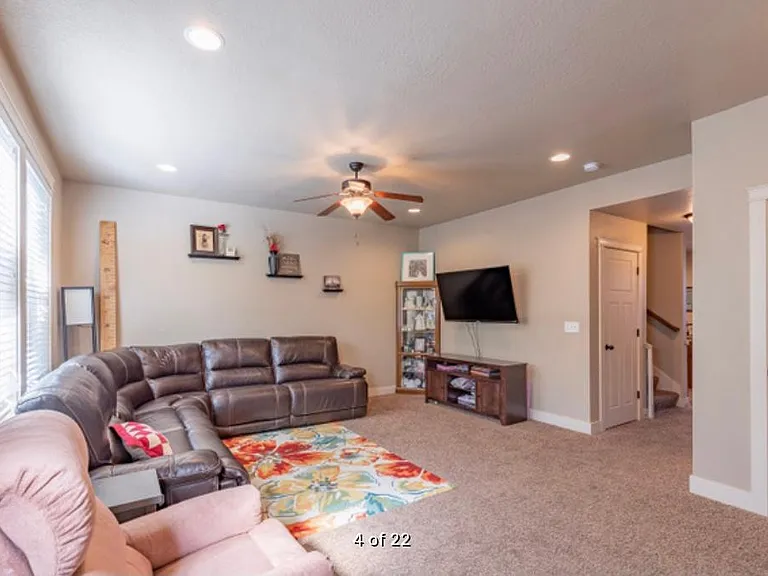 255 W 2700 N #15 — Photo 3