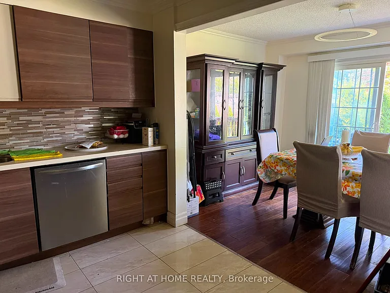 18 Goodfellow St — Photo 13