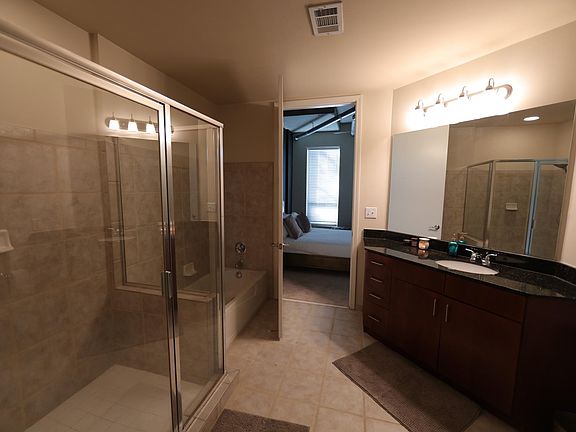 5th image of 711 Cosmopolitan Dr NE #Tl7