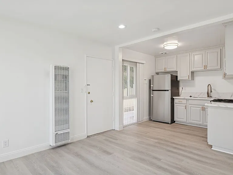 337 S Rexford Dr #1 — Photo 3