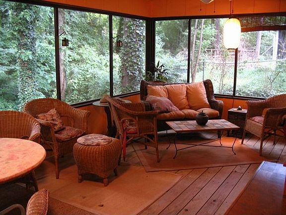 Screened Porch of 3592