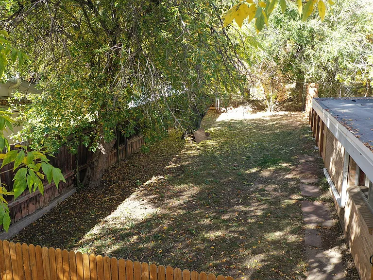 1323 Balsam Ave #1 — Photo 29