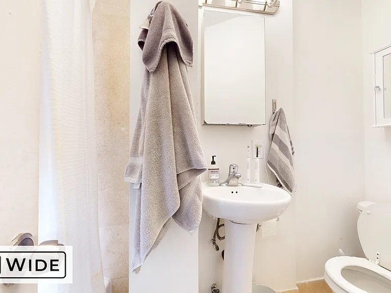 86 E 4th St #15 — Photo 5