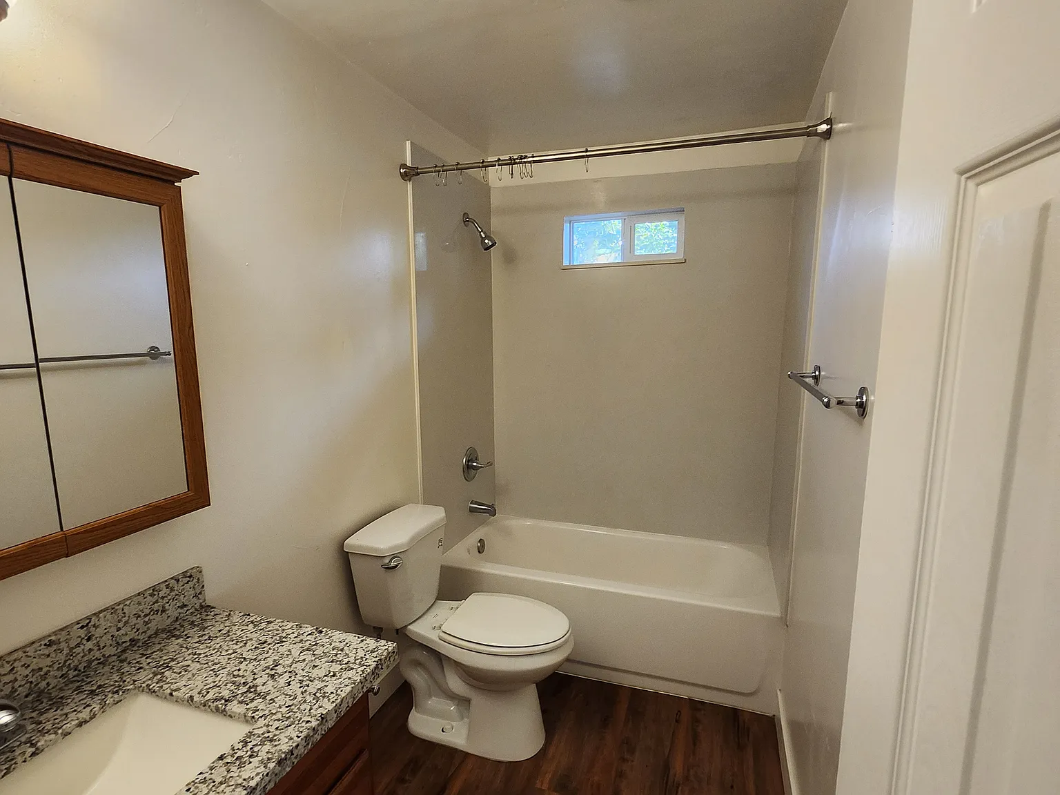 1 bed, $1,100 — Photo 2