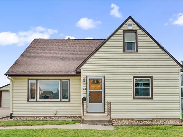 23 24th Ave SW, Cedar Rapids, IA 52404