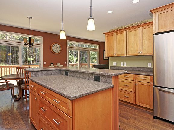 3rd image of 11680 Lakeshore Dr