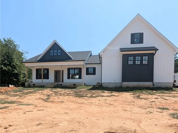 117 Fox Haven Ln, Stokesdale, NC 27357