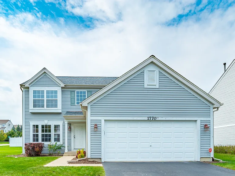 1770 Churchill Ln — Photo 1