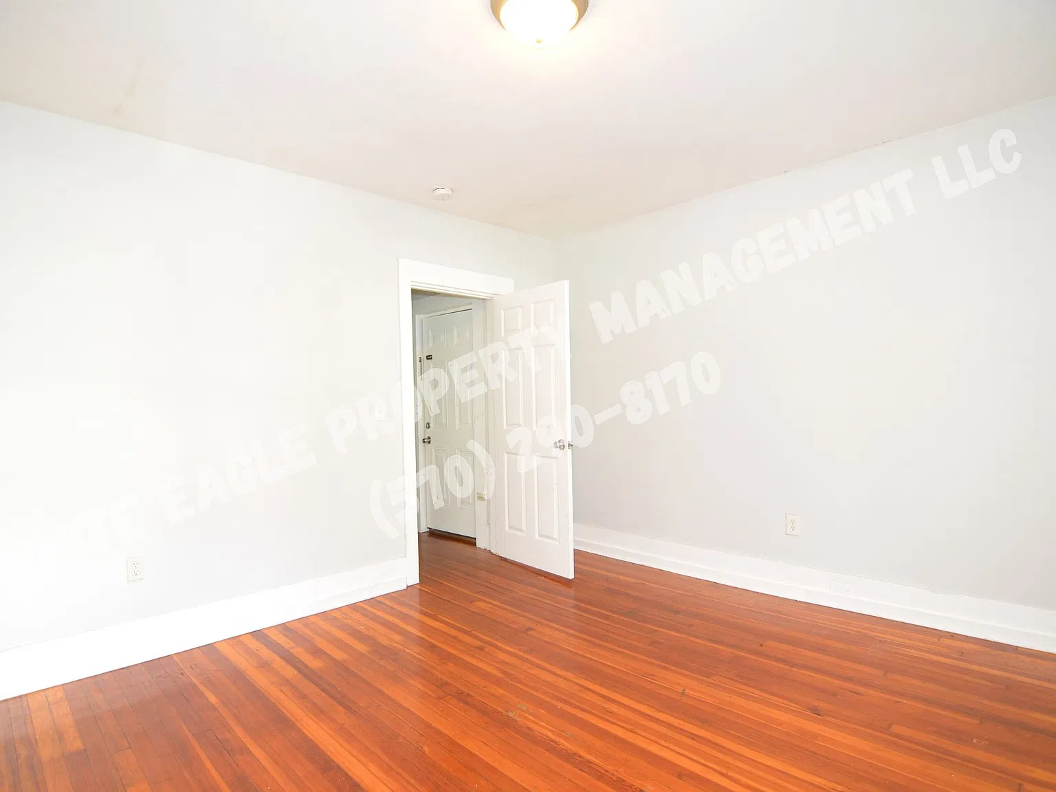 3 bed, 999 sqft, $1,265 — Photo 2