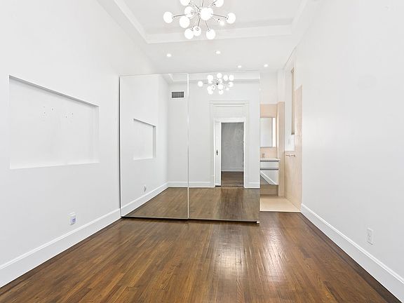 5th image of 16 E 77th St APT 1