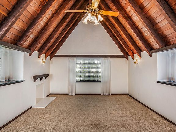 2nd image of 2495 Cedar Ave #Cedar2495