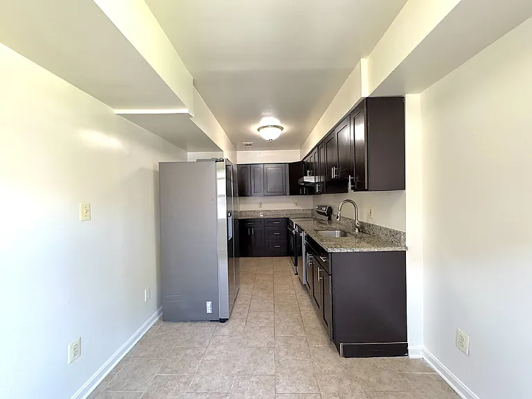 9557 Hagel Cir #B — Photo 8